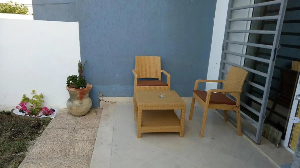 Cozy & Top Apartment, Wi-Fi, Private Garden, Sea Side Harqalah 0*,  Tunisia