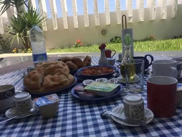 Cozy & Top Apartment, Wi-Fi, Private Garden, Sea Side Harqalah