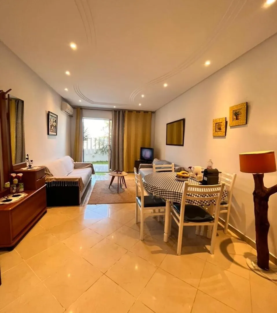 Cozy & Top Apartment, Wi-Fi, Private Garden, Sea Side Harqalah 0*,